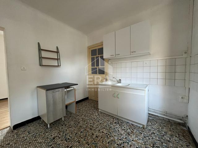 Maison de plain pied avec garage et 2 chambres à Pierrefitte Nestalas