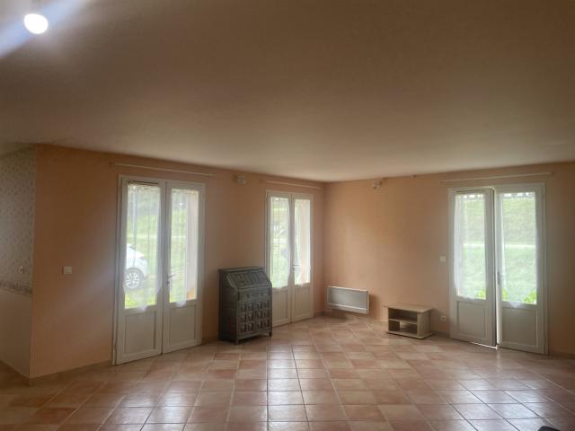 Maison de plain pied avec garage et jardin. 125m² Le Mas d'Agenais