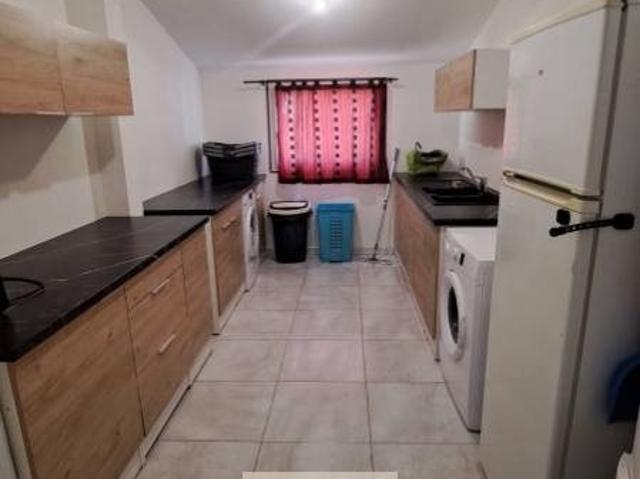 MAISON de plain pied avec garage et jardin. 90m² Tonneins