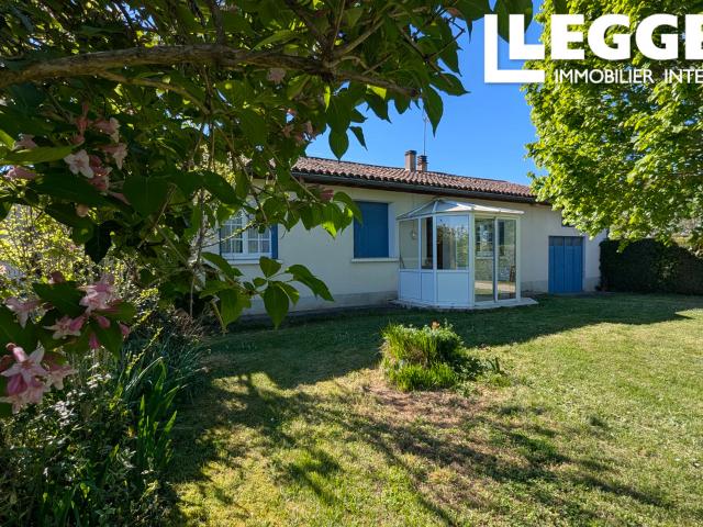 Maison de plain pied avec garage, grand atelier et jardin à la campagne