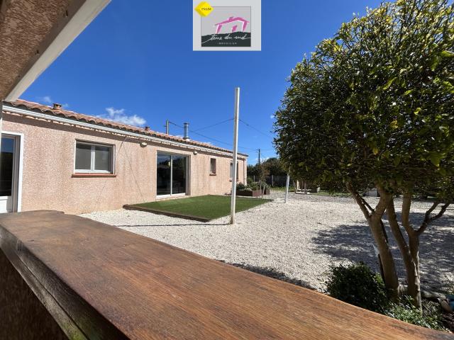 Maison de plain pied avec Garage, jardin et piscine 120m² Azille