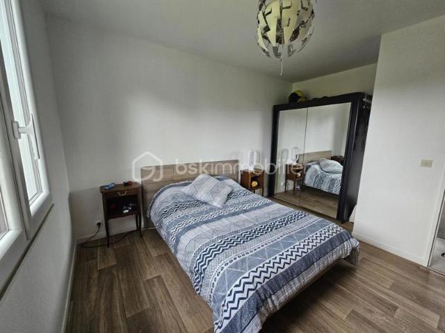Maison de plain pied avec grand garage