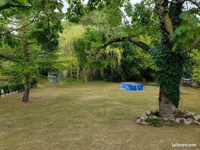Maison de plain pied avec grand terrain proche d’Angoulême