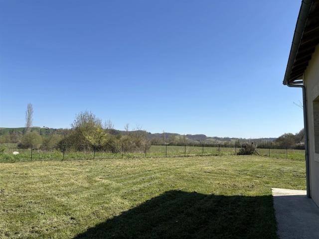 Maison de plain pied avec jardin et carport 135m² Vic Fezensac
