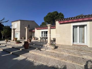 Maison de plain pied avec jardin Saint Etienne du Grès