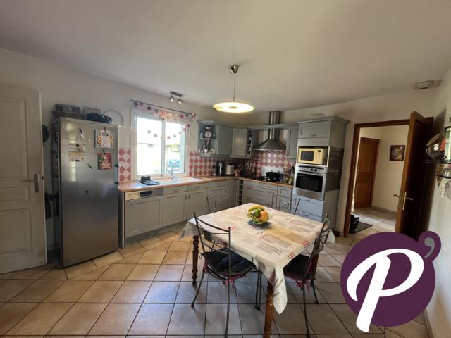 Maison de plain pied avec piscine
