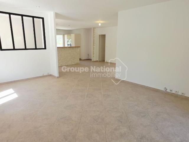 Maison de plain pied avec piscine, 4 chambres, Sabran 130m² Sabran