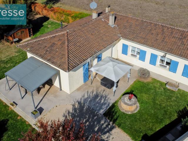 Maison de plain pied avec piscine centre Prayssac 123m² Prayssac