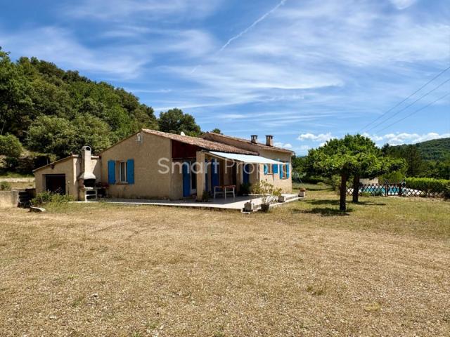 Maison de plain pied avec piscine et 4000m2 de terrain vue