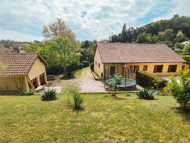 Maison de plain pied avec piscine et grand terrain à Coursac 126m² Coursac
