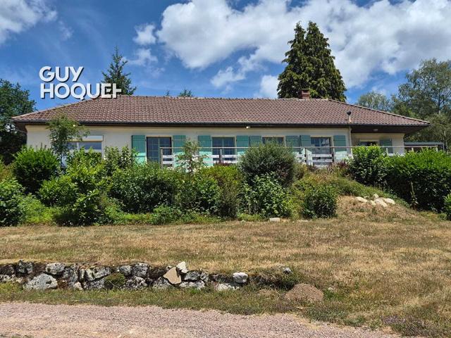 Maison de plain pied avec piscine, jacuzzi et vue exceptionnelle sur le Lac des Settons