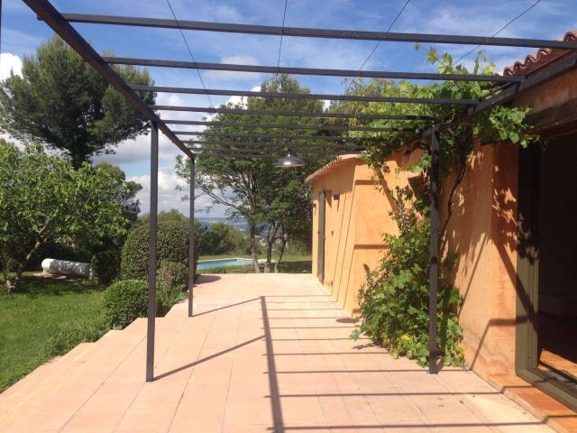Maison de plain pied avec piscine, vue Sainte Victoire et Aix en