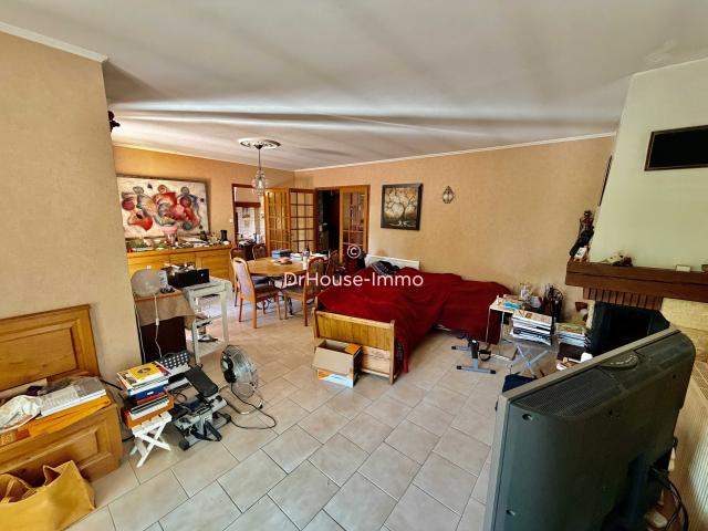Maison de plain pied avec véranda et beau terrain à Buis les Baronnies