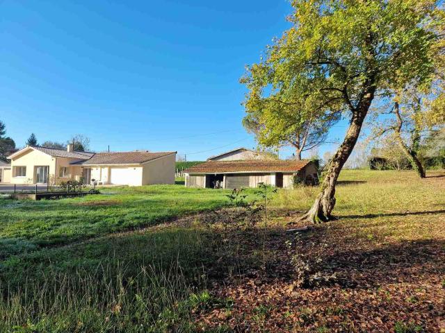 Maison de plain pied avec 2 logements avec garages 191m² Blaye
