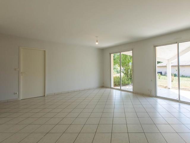 Maison de plain pied: 3 chambres, jardin et garage