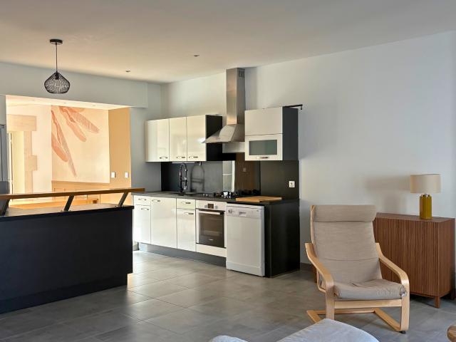 MAISON de plain pied avec jardin et garage quartier gare à COGNAC