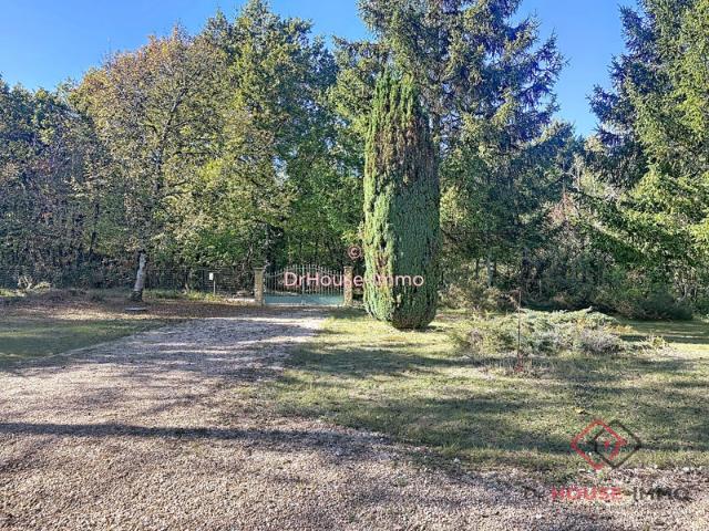 Maison de plain pied dans un cadre idylique avec 2500m2 de parc