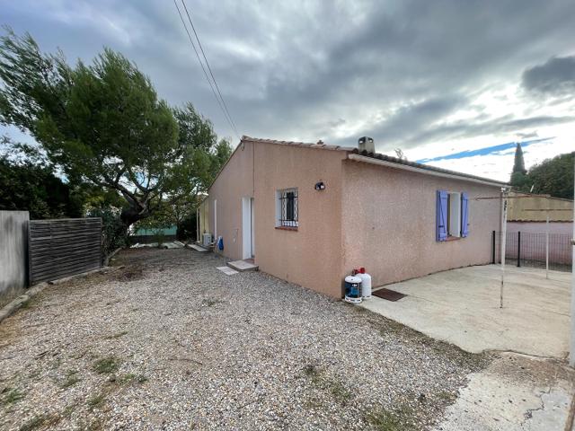 Maison de plain pied de 80 m² avec piscine La Fare les oliviers
