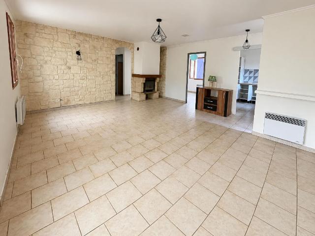 Maison de plain pied de 80 m² avec piscine La Fare les oliviers