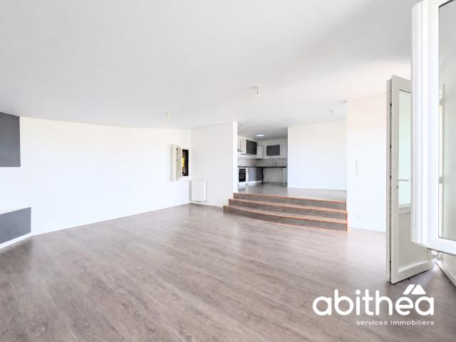 Maison de plain pied de 91 m2 renovee a louer en non meublee au coeur de galgon