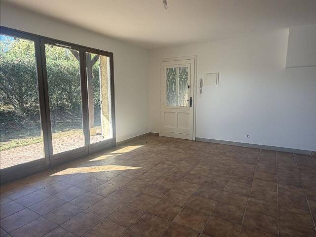 Maison de plain pied de 94 m² avec jardin et garage