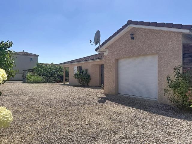 Maison de plain pied de 109,5 m2 sur terrain constructible d. 109m² Saint Trivier de Courtes