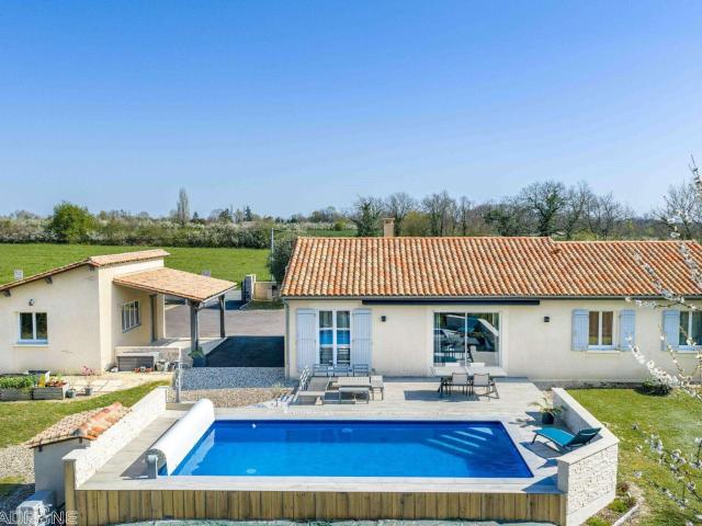Maison de plain pied de 112m2, garage, piscine 112m² Castillonnès