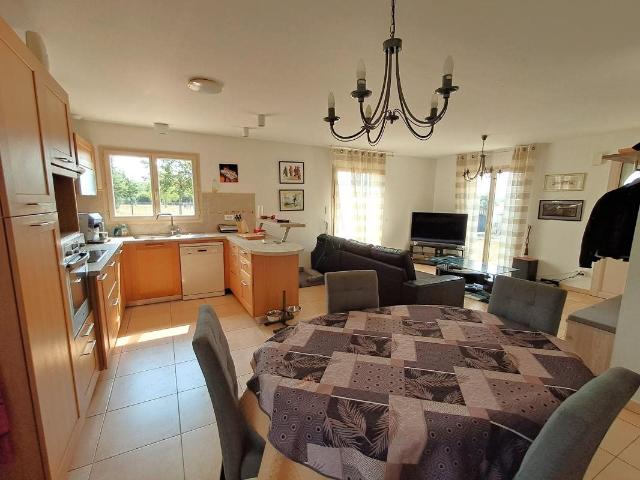 Maison de plain pied de 2012 avec garage et jardin sur le se. 85m² Creysse