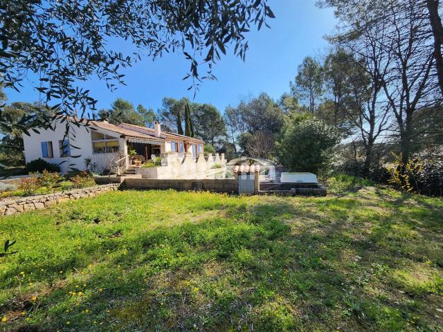 Maison de plain pied de type F5 avec piscine et sous sol int. 139m² Les arcs