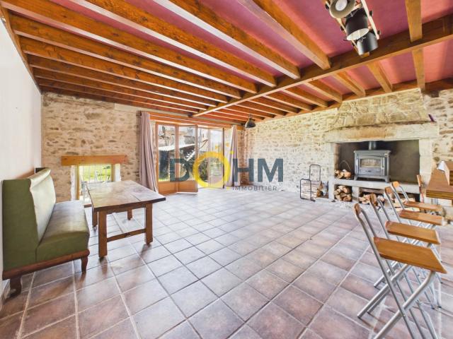 MAISON DE PLAIN PIED EN CENTRE BOURG AVEC TERRAIN ATTENANT