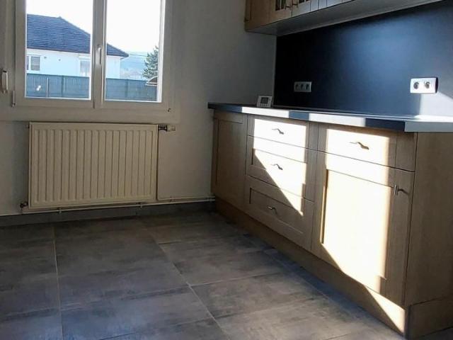 MAISON DE PLAIN PIED ENTIEREMENT RENOVE A LONGUEIL ANNEL