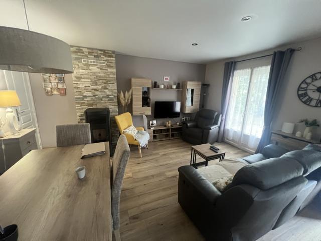MAISON DE PLAIN PIED ENTIEREMENT RENOVEE