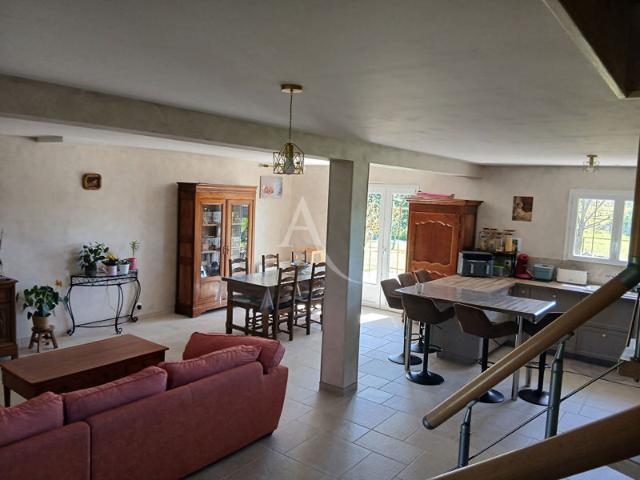 Maison de plain pied entièrement restaurée
