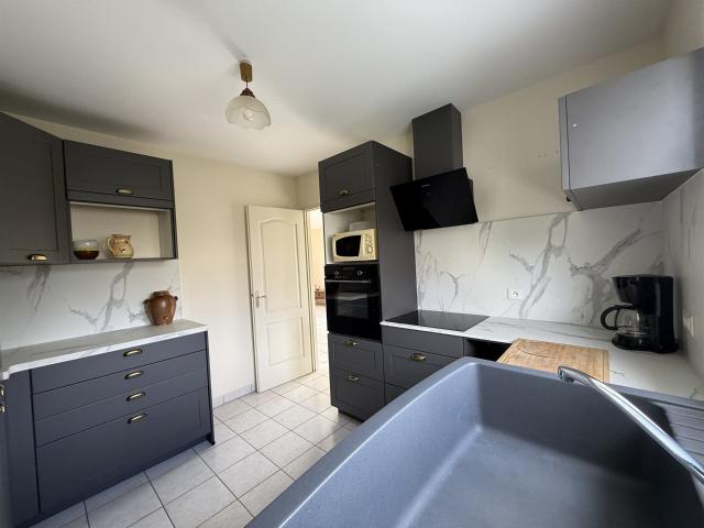 Maison De Plain Pied Garage Et Jardin 88m² Thénac