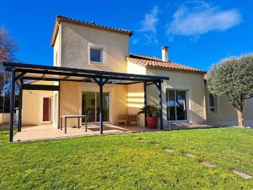 Maison De Plain Pied, Garage, Terrasse, Piscine sur un beau. 150m² Gourdon