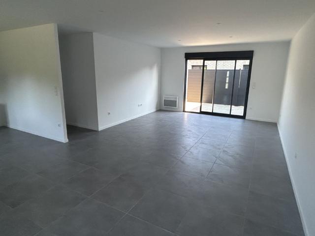 MAISON DE PLAIN PIED INDIVIDUELLE 90 m2 2 CHAMBRES GRANDE TERRASSE PETIT JARDIN ARRAS AGNY