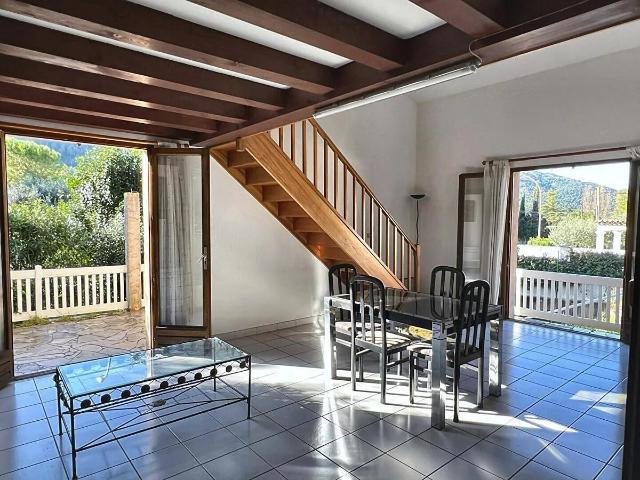 Maison de plain pied + mezzanine à vendre à La Penne sur Huveaun