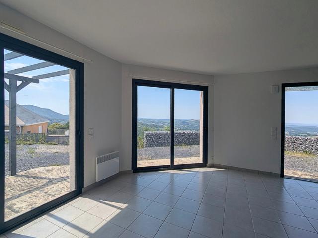 Maison de plain pied moderne · 87,5 m2 · 3 chambres · Garage