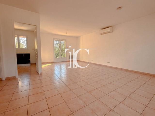 Maison de plain pied proche centre village – Saint Ambroix