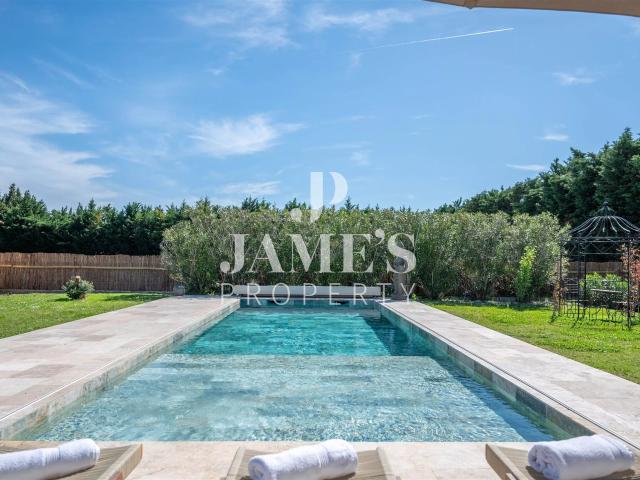 Maison de plain pied rénovée avec piscine Proche Saint Rém. 230m² Graveson