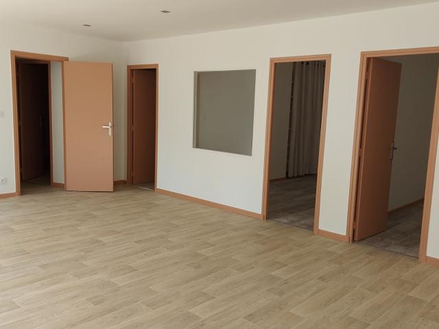 Maison de plain pied rénovée ! Centre de Montceau Les Mines T4 pièce s 94.72 m2, Montceau les mines