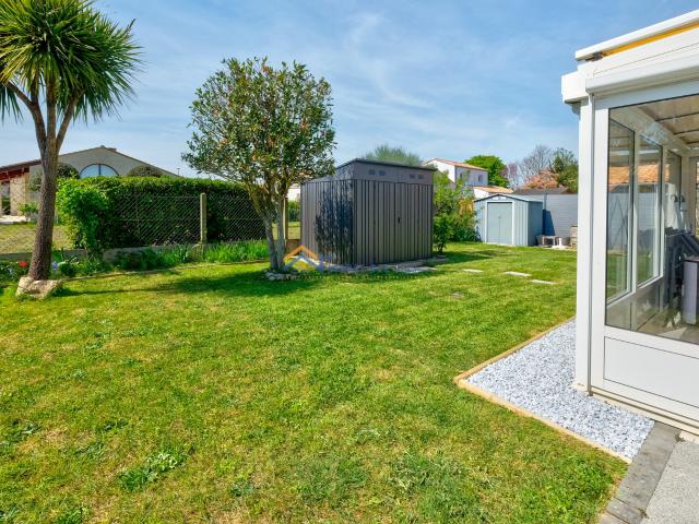 À 800 m de l'océan Maison rénovée et climatisée de plain pied, 87 m2 habitables + véranda 13 m2