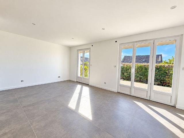 Maison de plain pied rénovée 4 pièces à louer à Rubelles