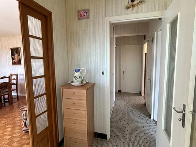 maison de plain pied située à Chateauponsac 87290, implantée sur un terrain de 2180m² clos
