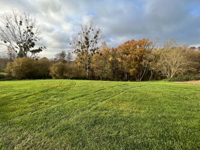Maison de plain pied sur 4 600 m² de terrain 90m² Urçay
