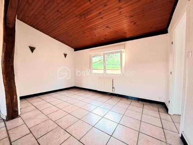 MAISON DE PLAIN PIED SUR LA COMMUNE DE MAREUIL CAUBERT