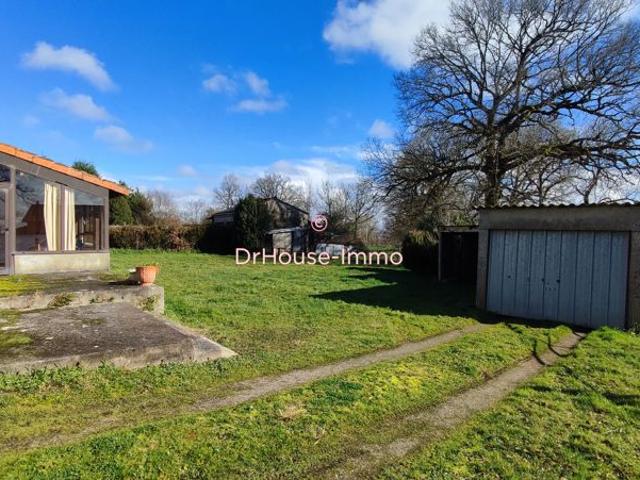 Maison de plain pied sur sous sol dépendances terrain – double alimentation en eau
