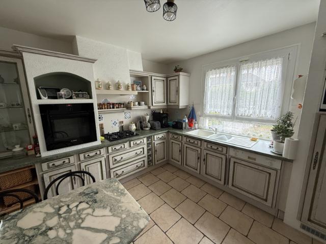Maison de plain pied sur sous sol type 6 centre ville 800 m2