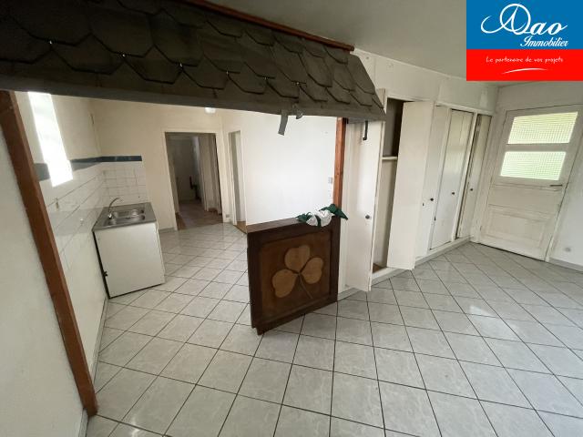 Maison de plain pied sur terrain d'environ 5000m2 secteur Troyes