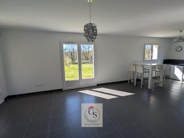 Maison de plain pieds en campagne 120m² Razimet